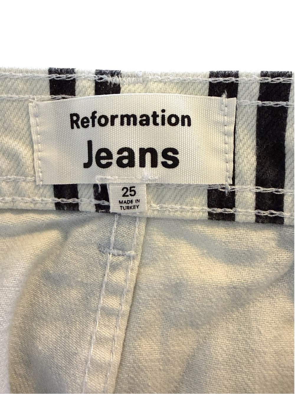 Reformation Logan Ultra High Rise Wide Leg Jeans Size 25 Black White Stripe - Picture 4 of 15